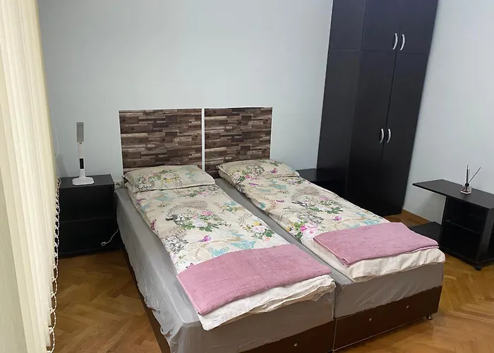 Sunny 2-bedrooms וארנה