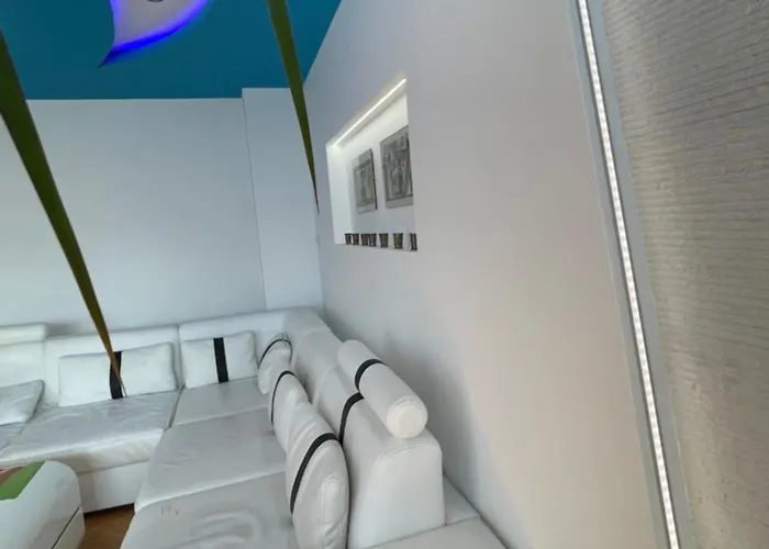 Sunny 2-bedrooms Apartment