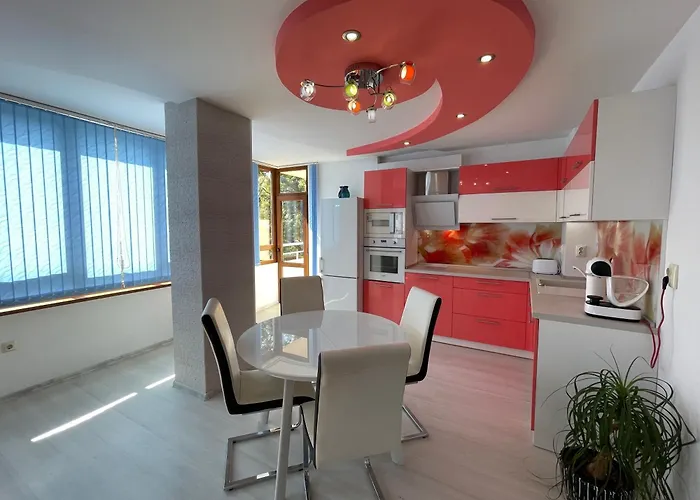 Sunny 2-bedrooms * וארנה