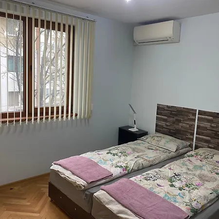 Sunny 2-bedrooms Apartment *