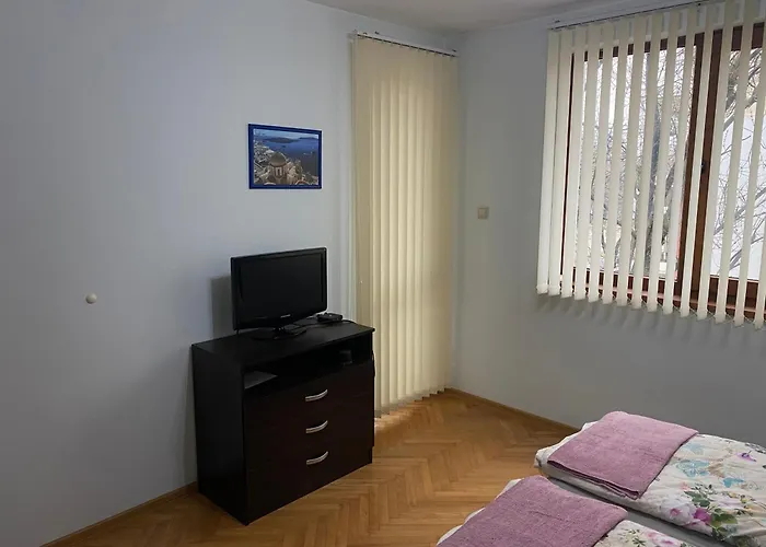 Sunny 2-bedrooms Apartment Varna