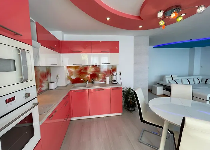 Sunny 2-bedrooms Apartment *